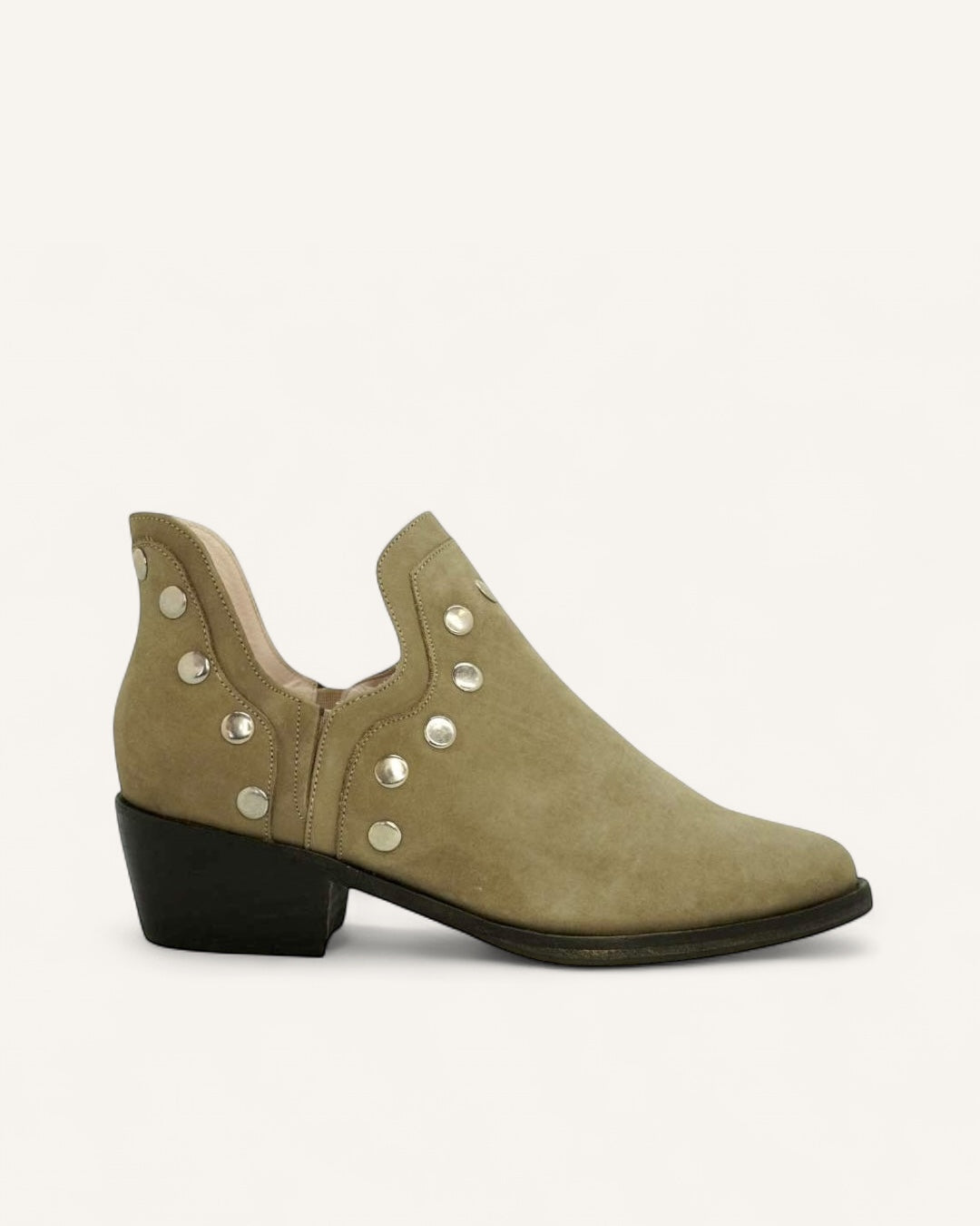 Kate Salvia Tachas