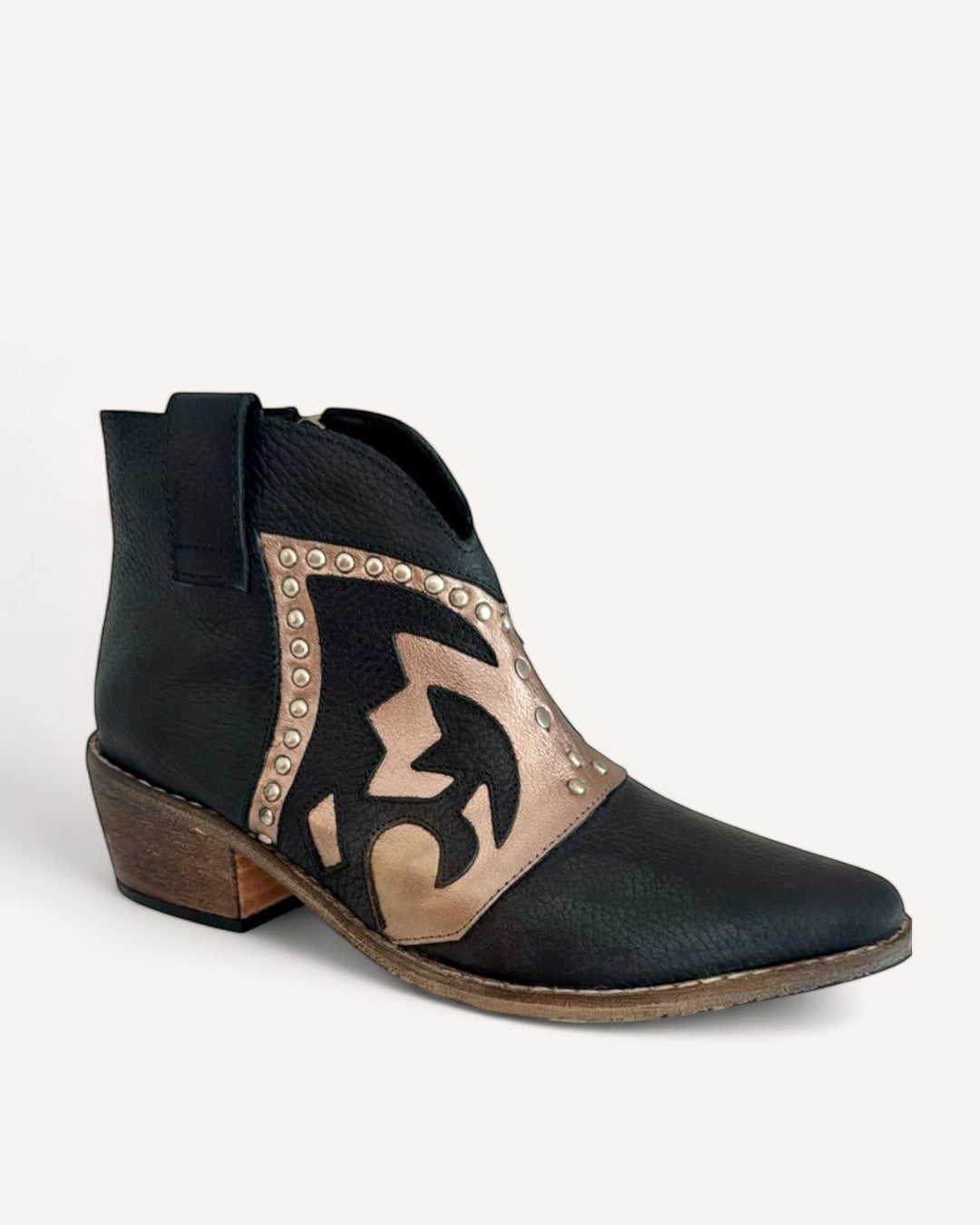 Carmina Negro Peltre