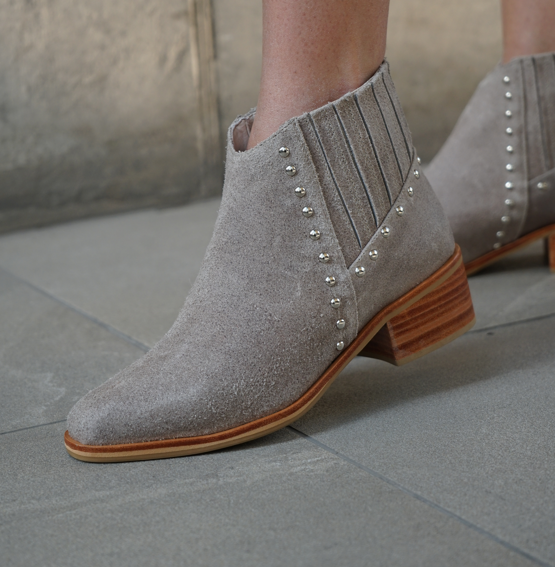 Angela Taupe - Outlet