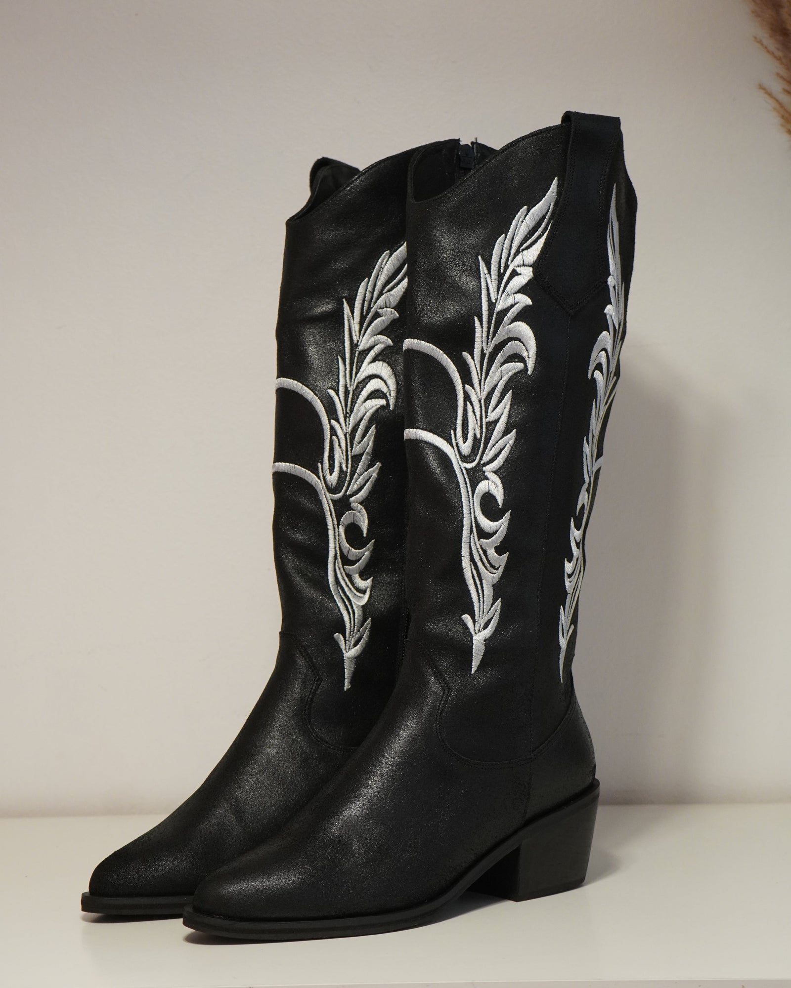 Trini XL Gamuza Negro