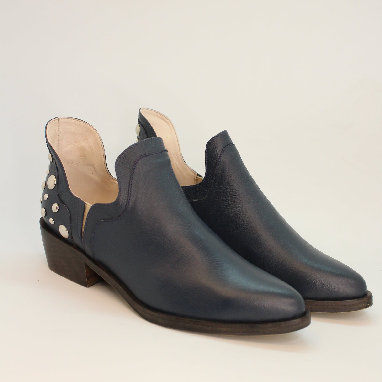 Kate Navy Tachas