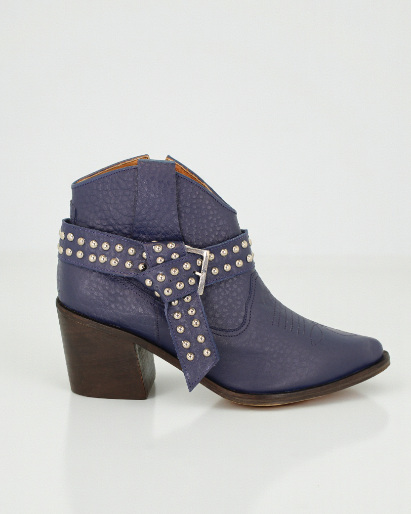 Carlota Azul Tachas