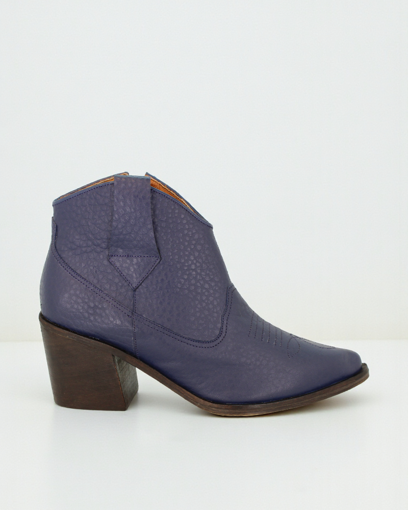Carlota Azul Tachas