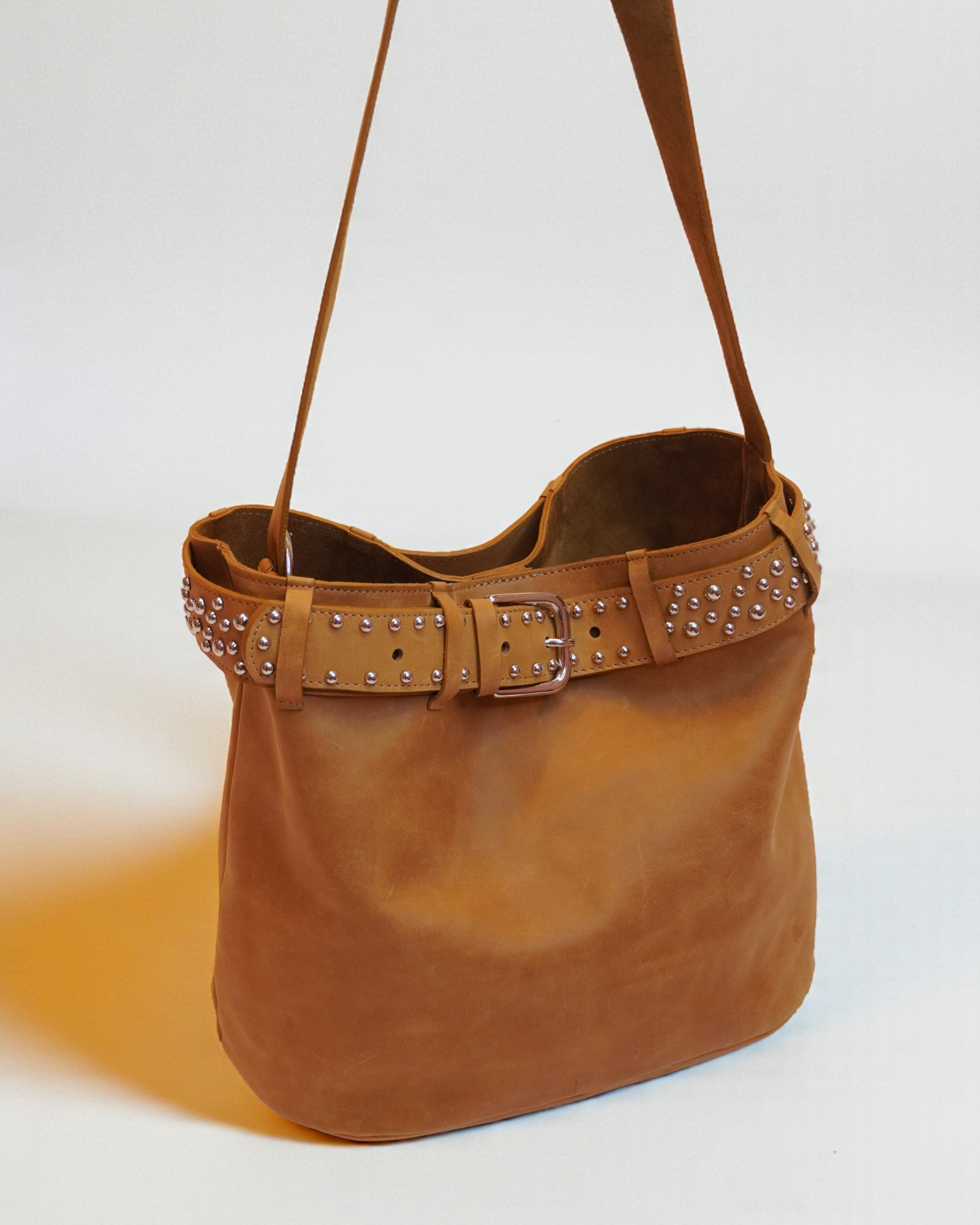 Cartera Round Camel