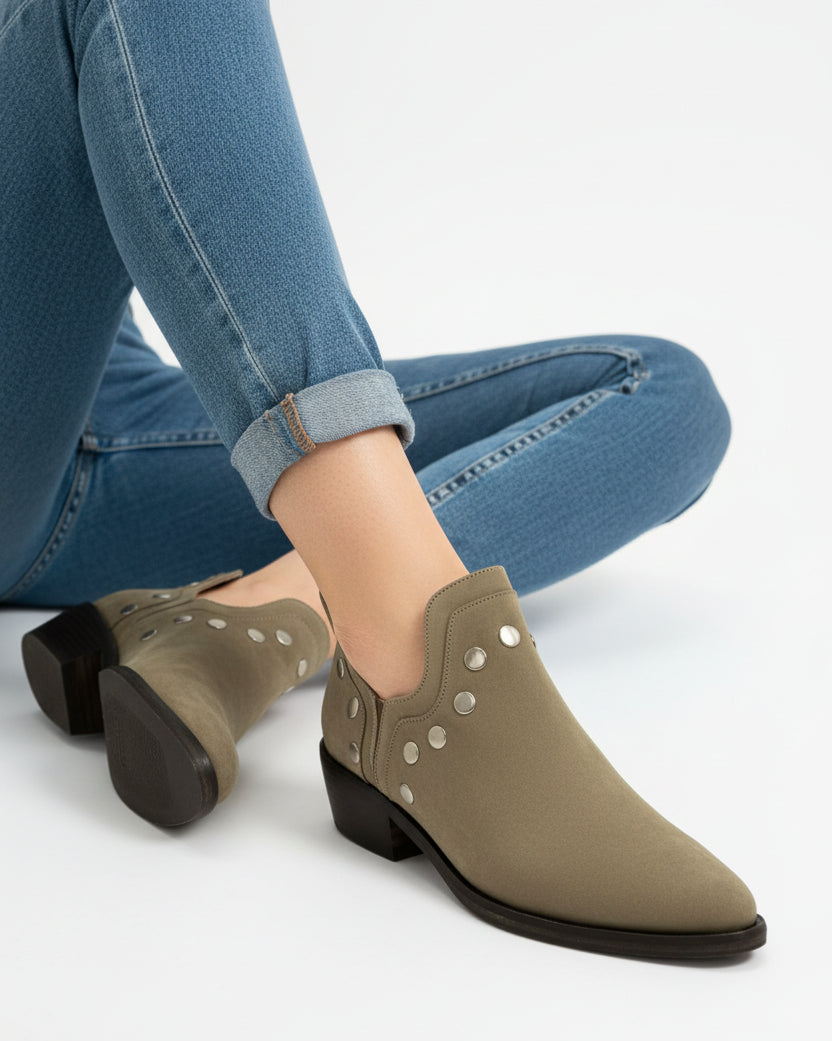 Kate Salvia Tachas