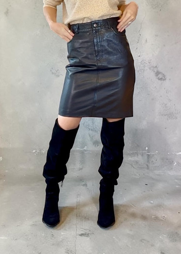 Falda Clea Negro