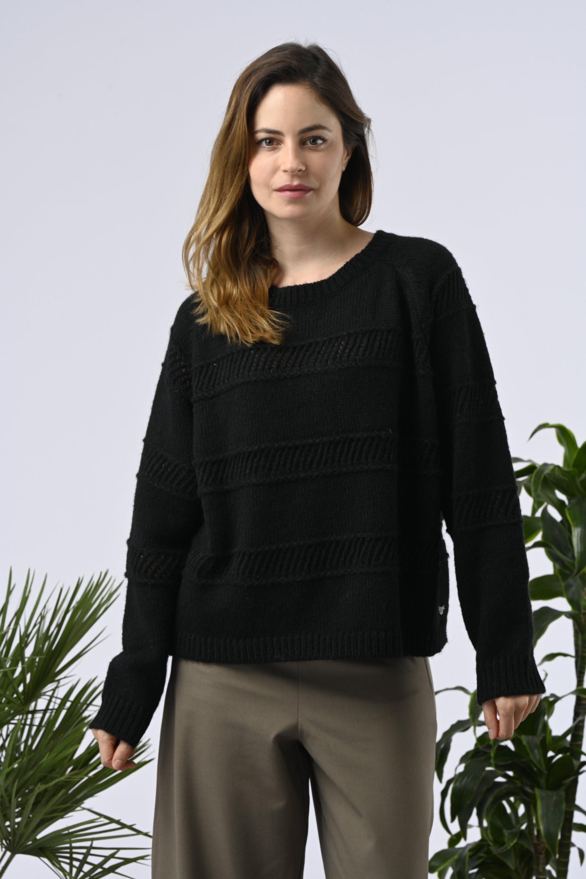 Sweater Lyka Negro