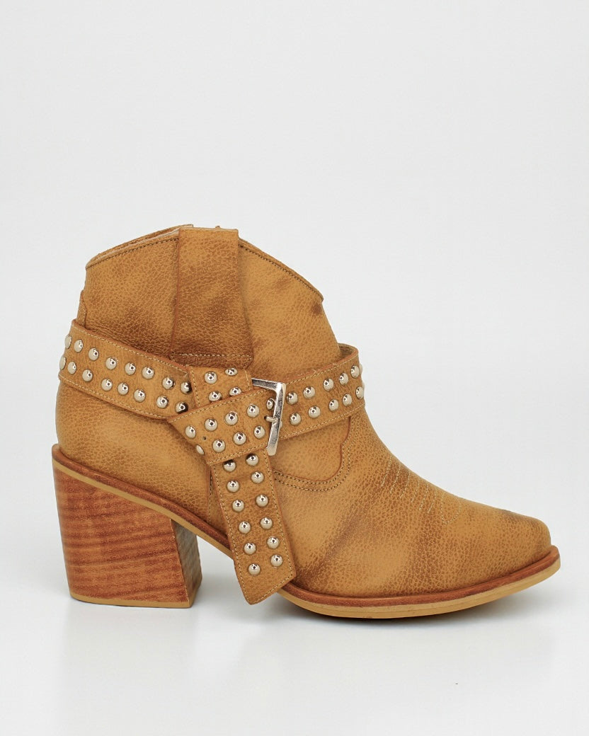 Carlota Suela Vintage