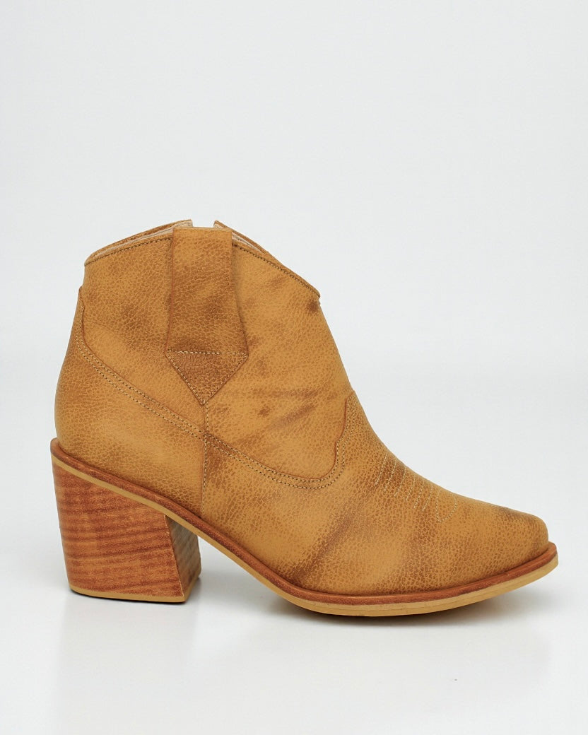 Carlota Suela Vintage