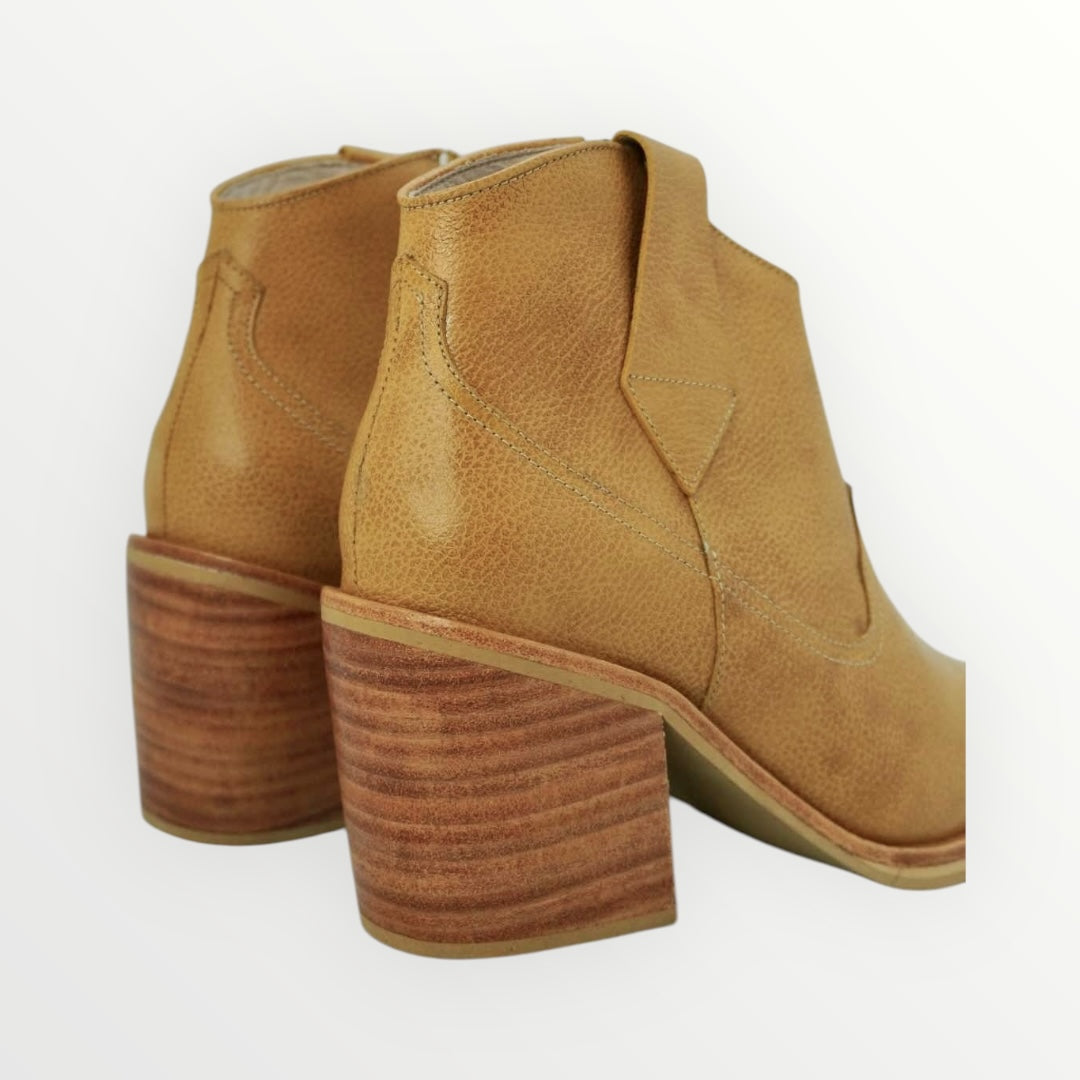 Carlota Suela Vintage