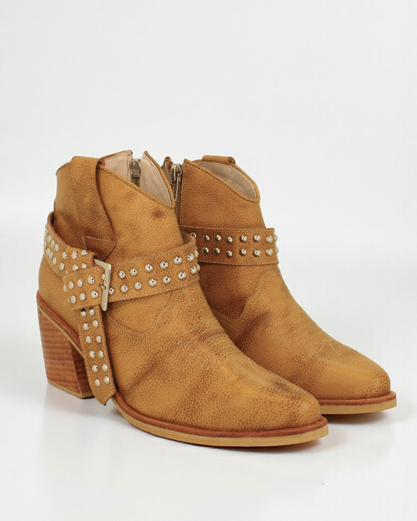 Carlota Suela Vintage