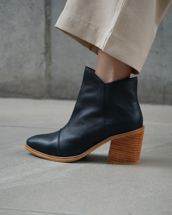 Anto Cuero Negro - Outlet