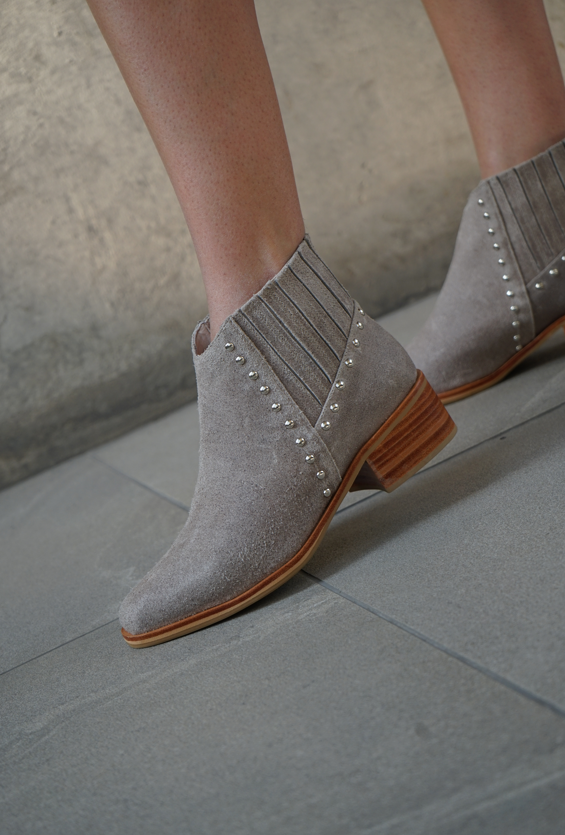 Angela Taupe - Outlet