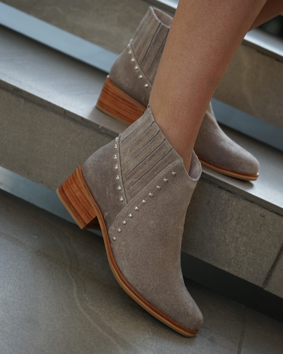 Angela Taupe - Outlet