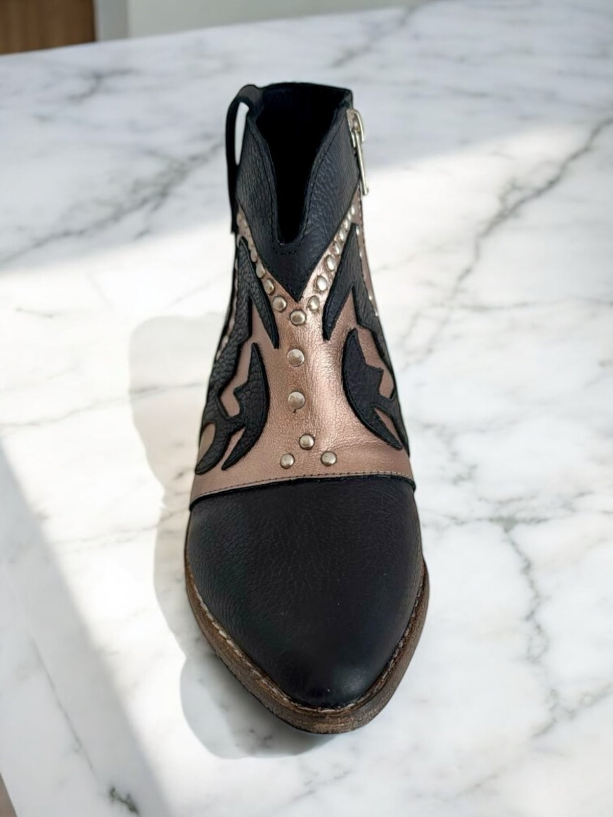 Carmina Negro Peltre