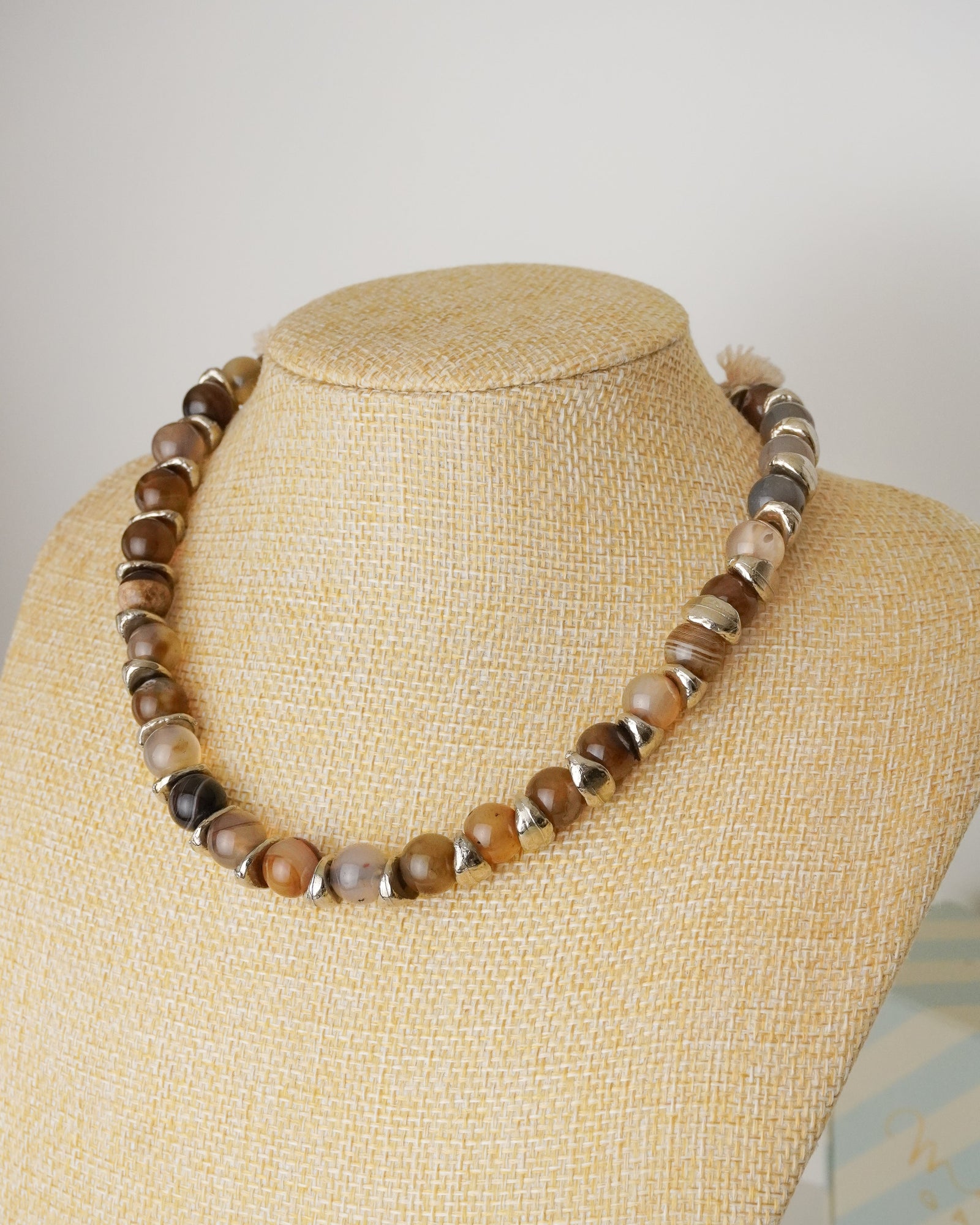 Collar Hiedra Caramelo