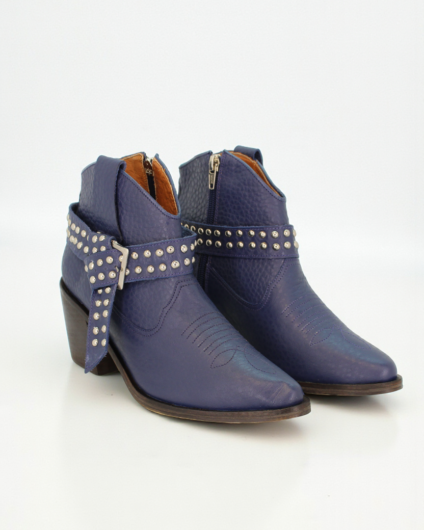 Carlota Azul Tachas