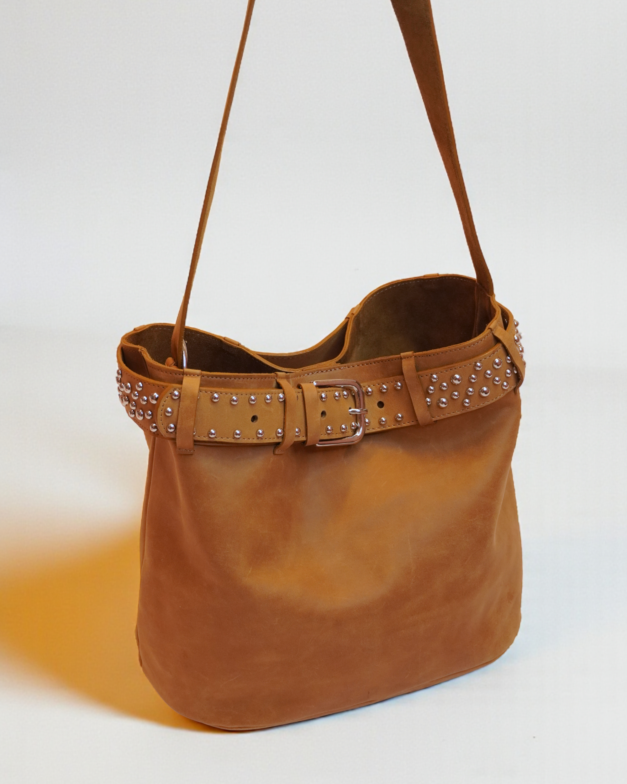 Cartera Round Camel