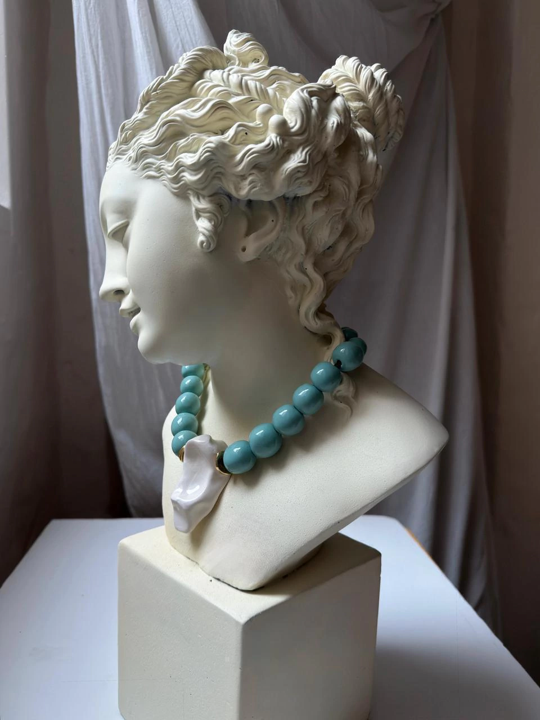 Collar Uy Thelma