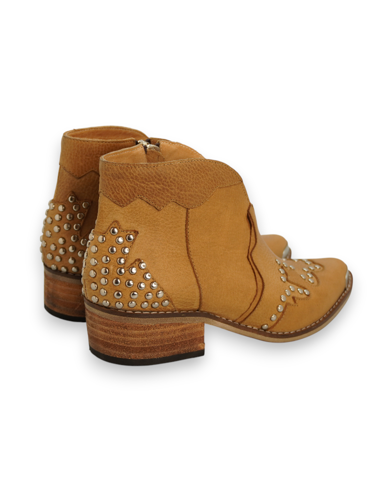 Joaquina Tachas Camel