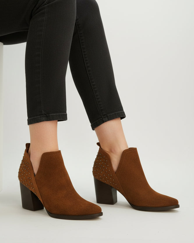 Aldana Gamuza Camel Tachas Atras