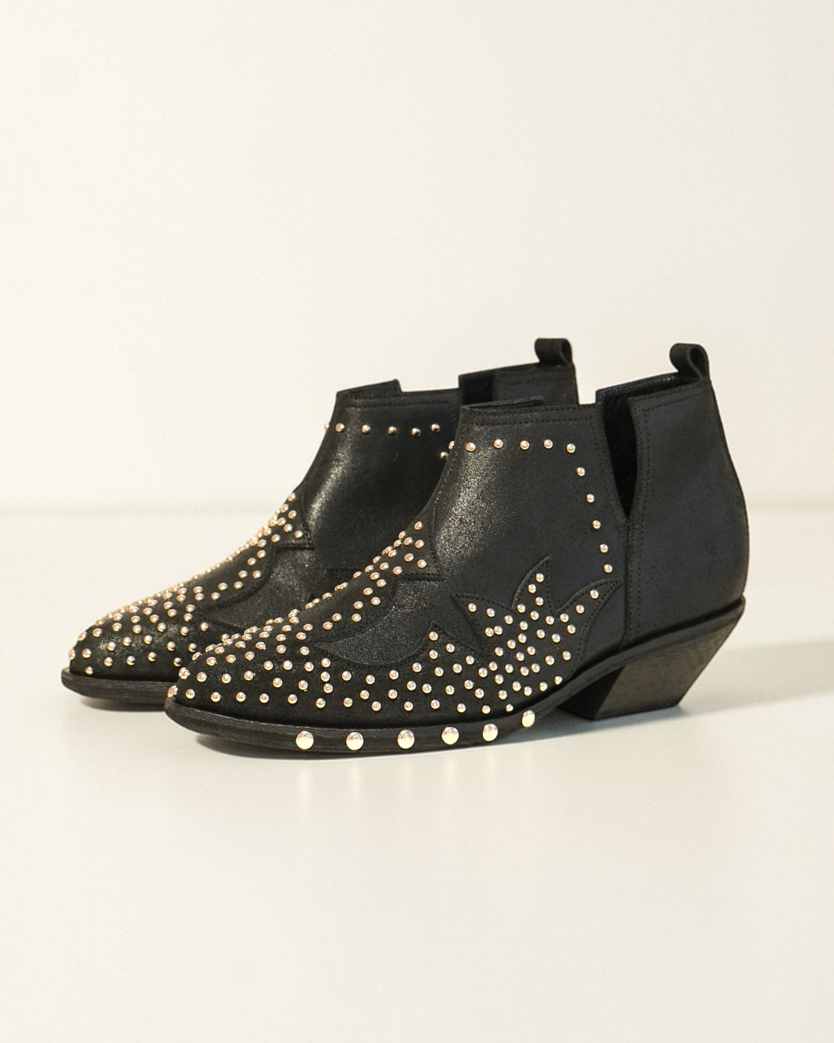 Benita Negro Tachas