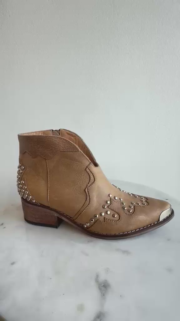 Joaquina Tachas Camel