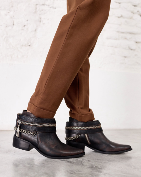 Roberta Cadenas Negro