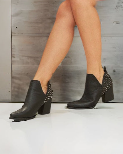 Aldana Negro Tachas Atras