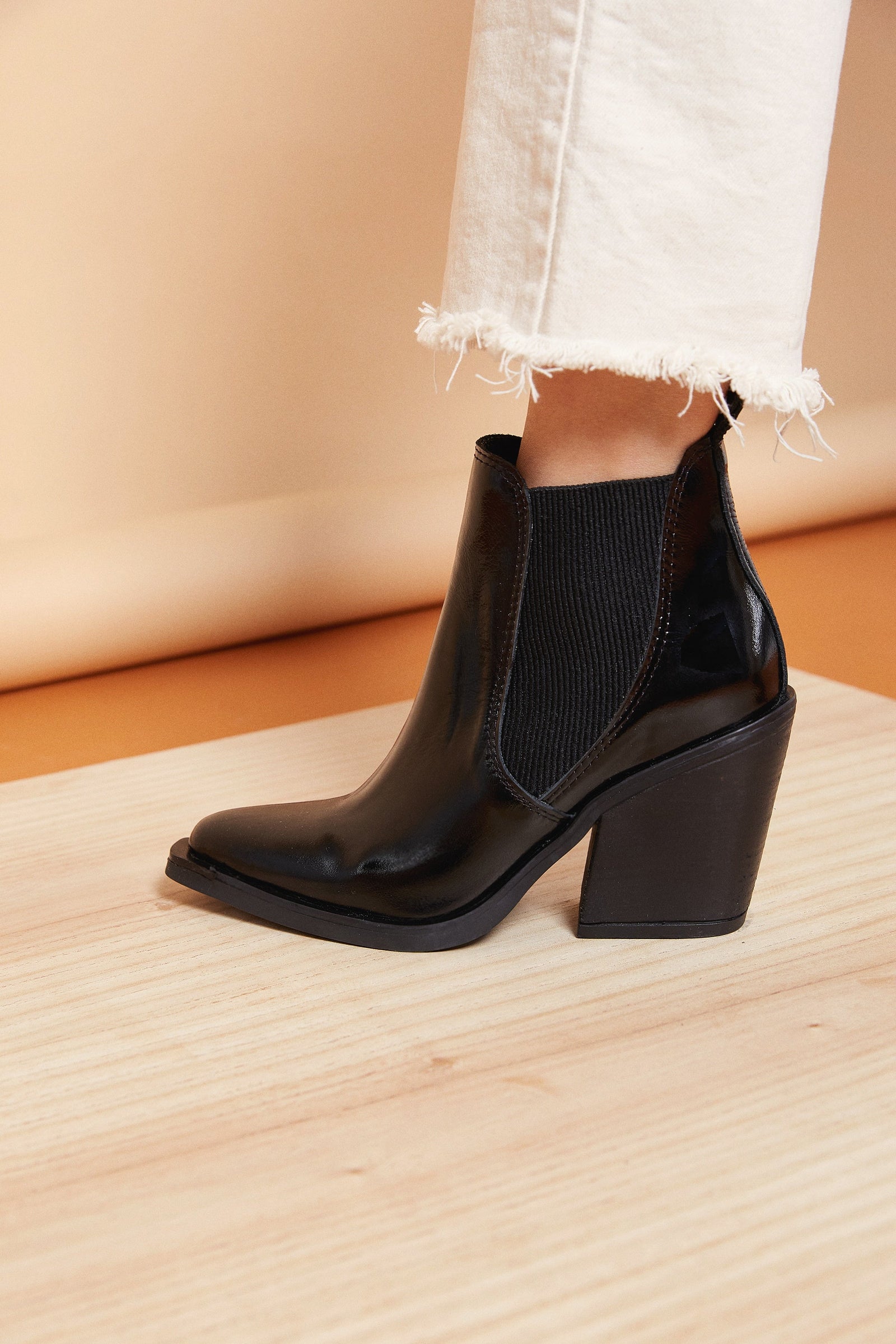 Sandra Charol Negro - Outlet