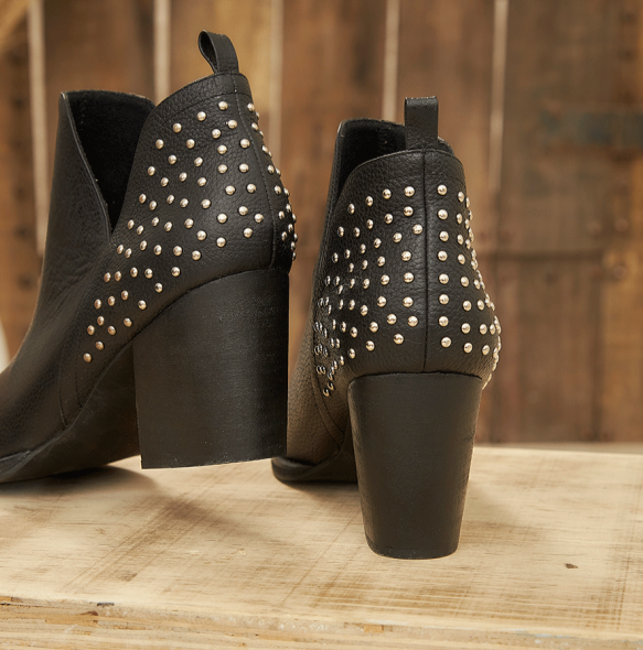 Aldana Negro Tachas Atras